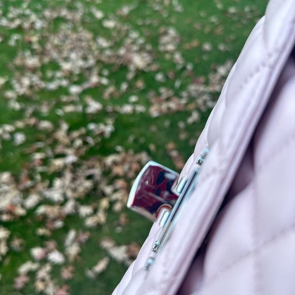 Clearance! New without Tag Michael Kors Chain Crossbody Purse in Pink/Silver - Picture 7 of 9